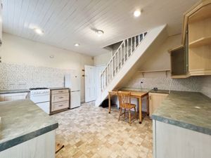 KITCHEN- click for photo gallery